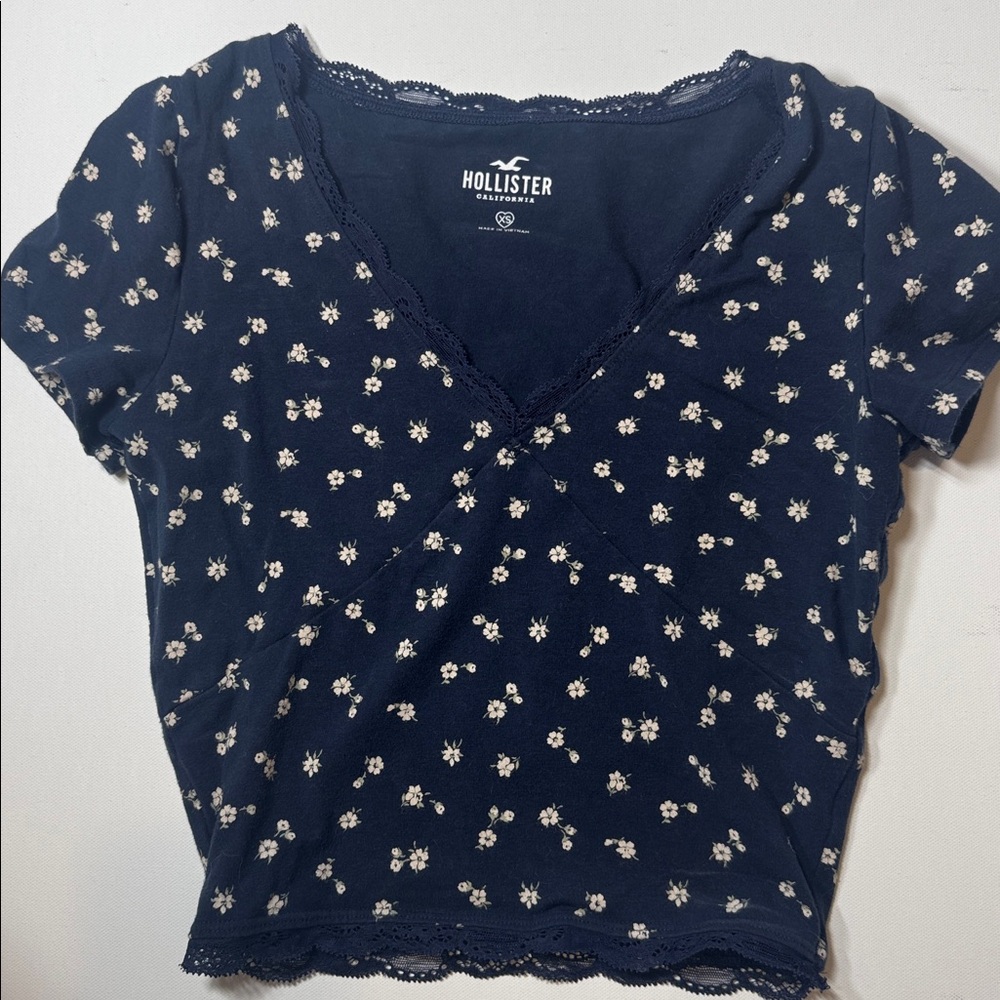 Hollister Navy Blue Floral Short Sleeve Tee